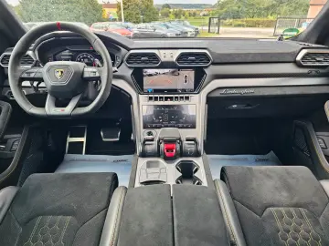 LAMBORGHINI Urus 4.0 V8 Performante