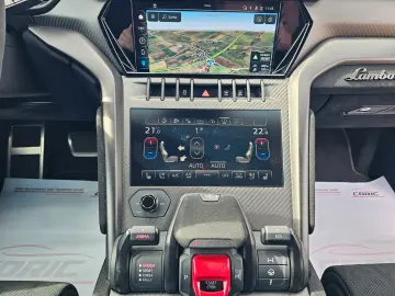 LAMBORGHINI Urus 4.0 V8 Performante