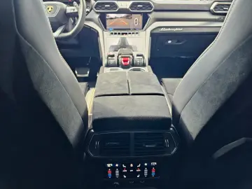 LAMBORGHINI Urus 4.0 V8 Performante