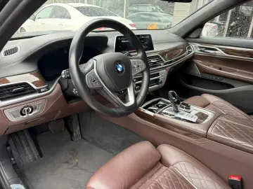 BMW 750 iL xDrive Executive Lounge TV  Pano Laser