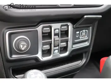 Jeep Wrangler Sahara