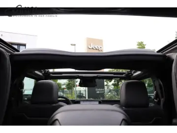 Jeep Wrangler Sahara