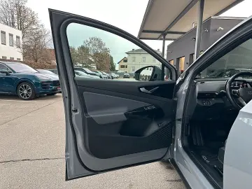 VW ID. 4 Pro Performance   77kWh SZH  Kamera