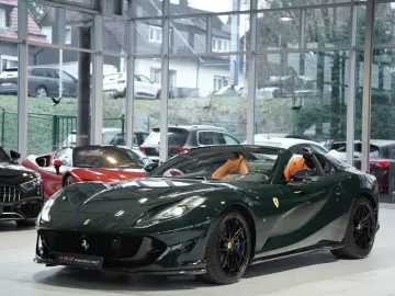 FERRARI 812 GTS  Carbon