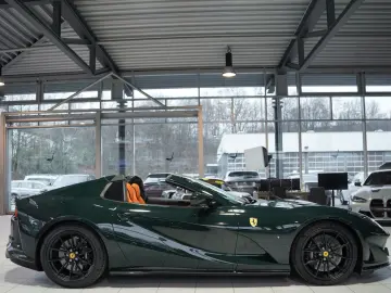 FERRARI 812 GTS  Carbon