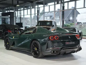 FERRARI 812 GTS  Carbon