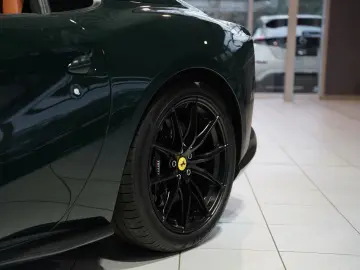 FERRARI 812 GTS  Carbon