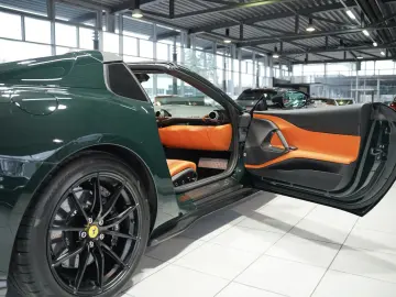 FERRARI 812 GTS  Carbon