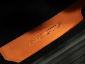 FERRARI 812 GTS  Carbon