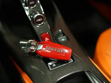 FERRARI 812 GTS  Carbon