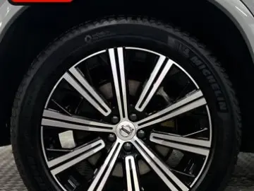 VOLVO XC90 B5 AWD 7SITZ GOOGLE KAMERA KEYLESS LED 20Z