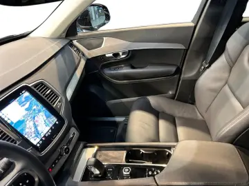 VOLVO XC90 B5 AWD Core Fahrassist AHK Wide Cam LED