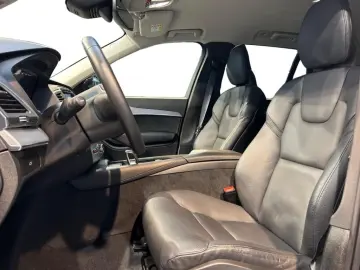 VOLVO XC90 B5 AWD Core Fahrassist AHK Wide Cam LED