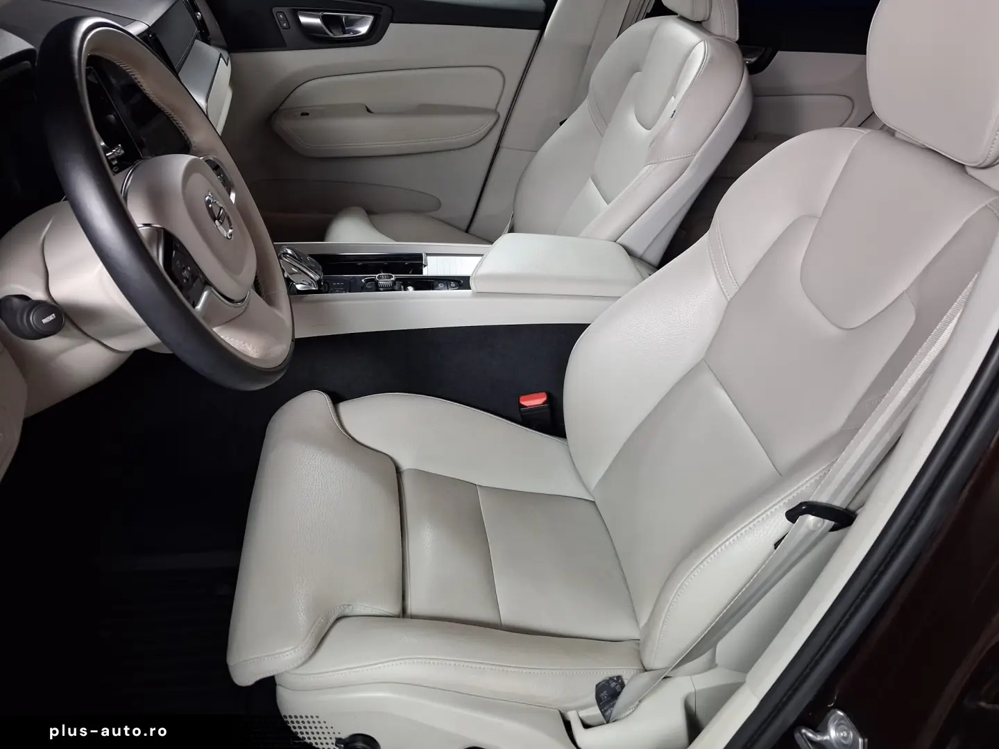 VOLVO XC60 INSCRIPTION 4WDB4D-HYBRID 197CP 2020