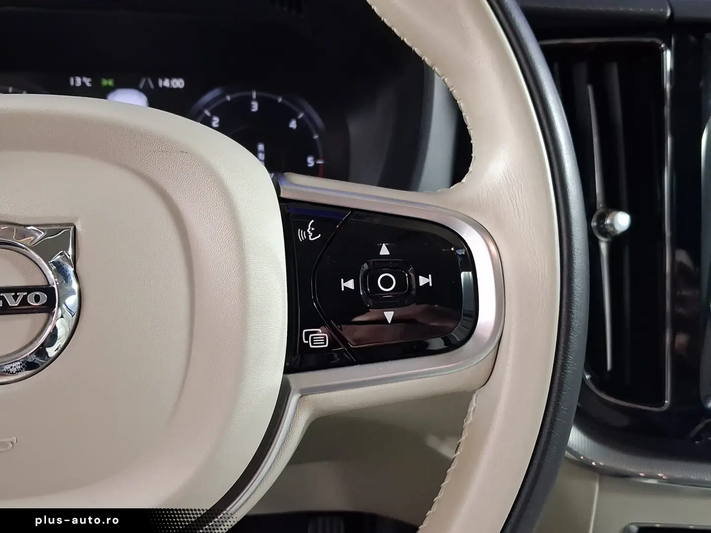 VOLVO XC60 INSCRIPTION 4WDB4D-HYBRID 197CP 2020