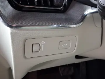 VOLVO XC60 INSCRIPTION 4WDB4D-HYBRID 197CP 2020