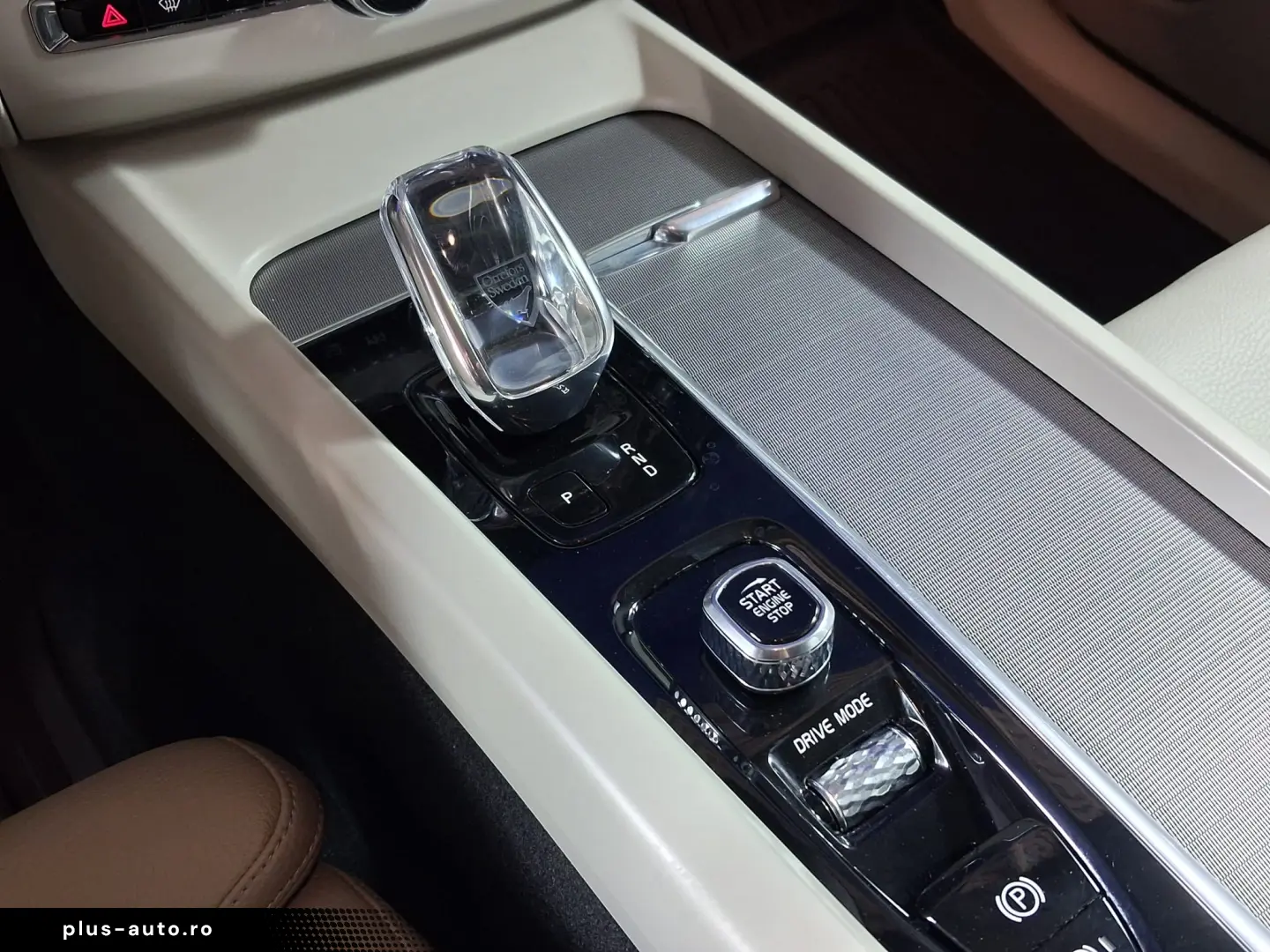 VOLVO XC60 INSCRIPTION 4WDB4D-HYBRID 197CP 2020