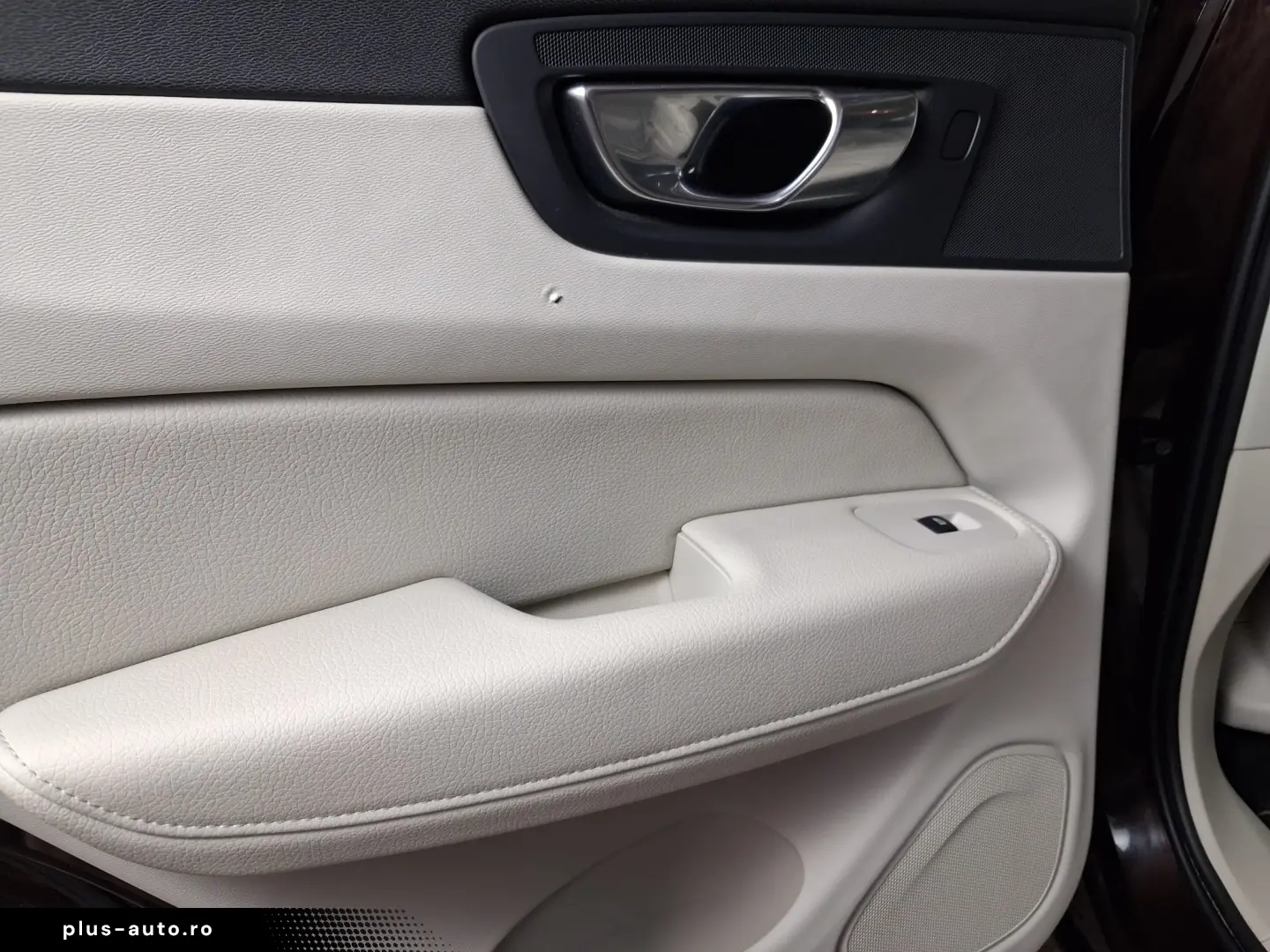 VOLVO XC60 INSCRIPTION 4WDB4D-HYBRID 197CP 2020