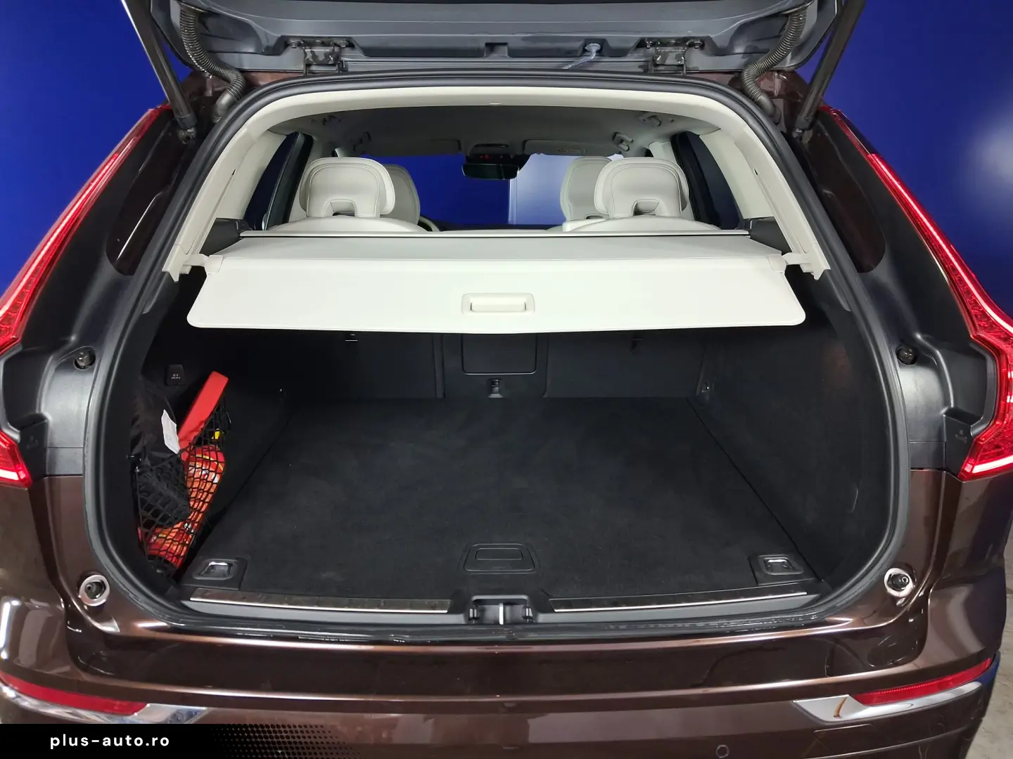 VOLVO XC60 INSCRIPTION 4WDB4D-HYBRID 197CP 2020