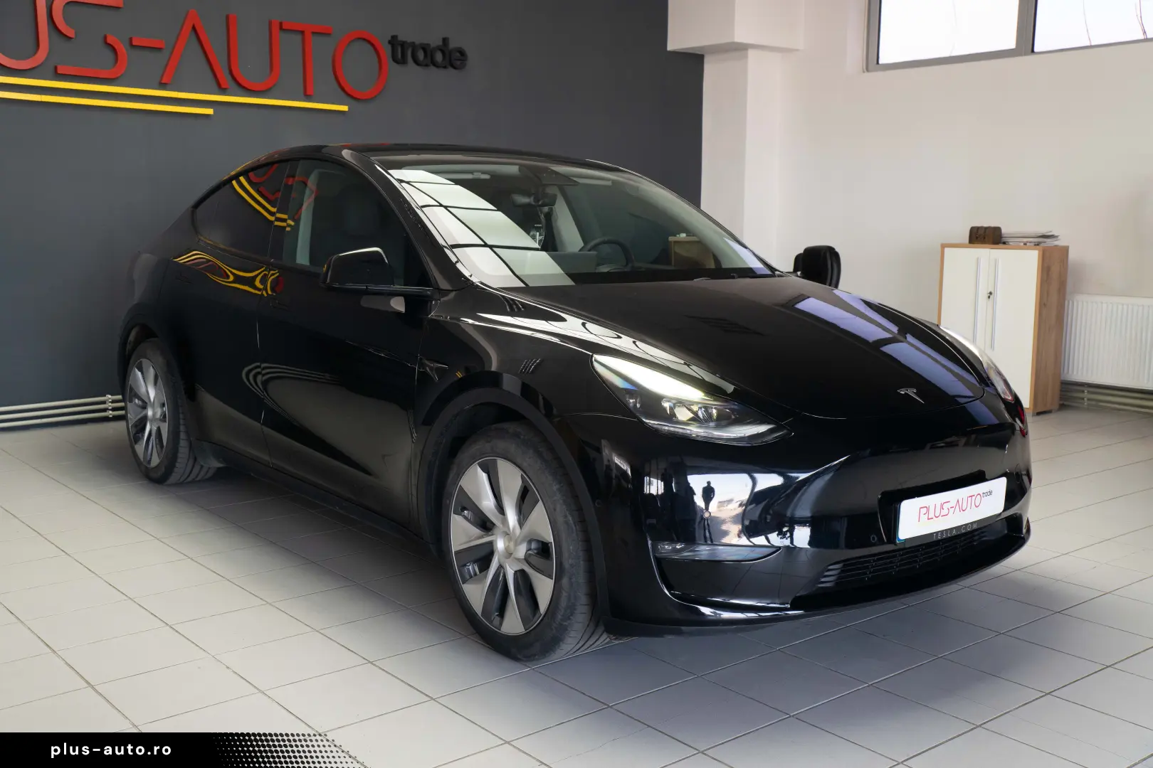 Tesla Model Y  Long Range  Dual Motor