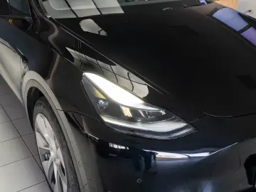Tesla Model Y  Long Range  Dual Motor