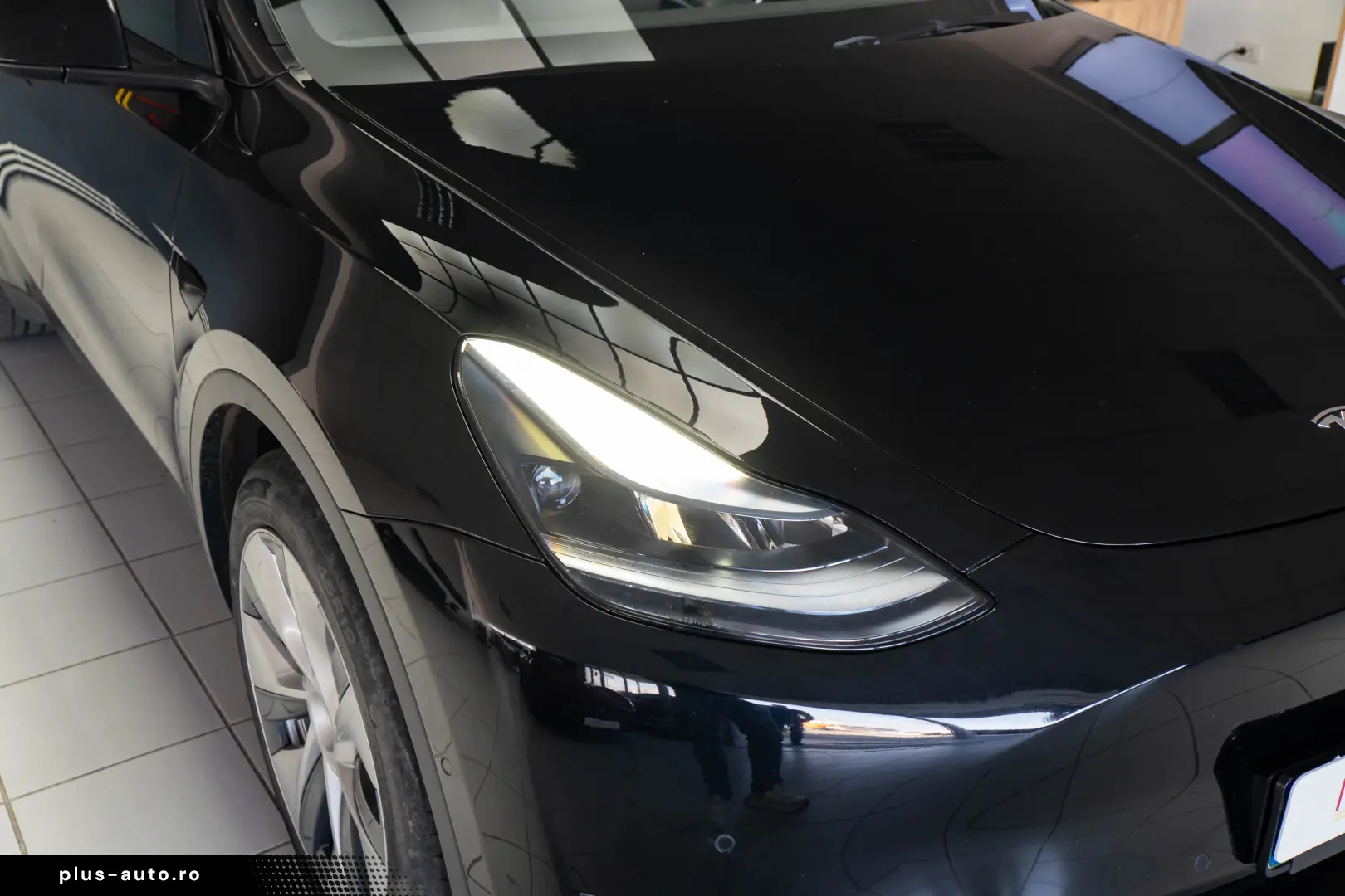 Tesla Model Y  Long Range  Dual Motor