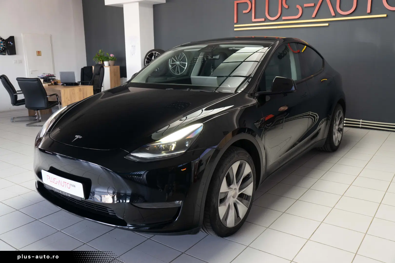 Tesla Model Y  Long Range  Dual Motor