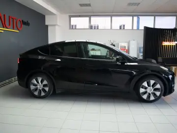 Tesla Model Y  Long Range  Dual Motor