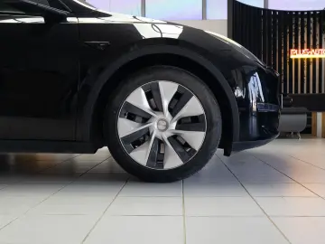 Tesla Model Y  Long Range  Dual Motor