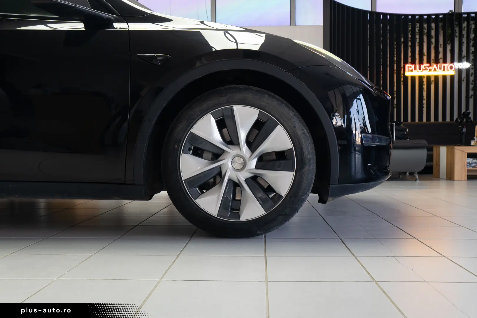 Tesla Model Y  Long Range  Dual Motor