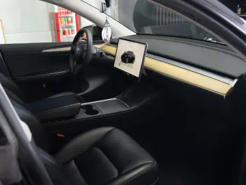 Tesla Model Y  Long Range  Dual Motor