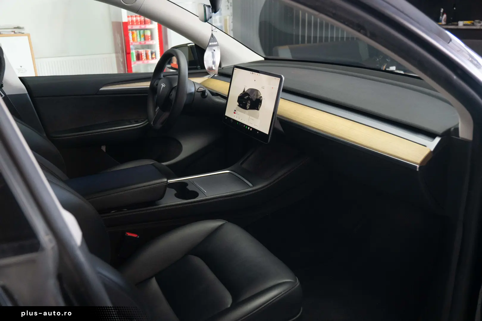 Tesla Model Y  Long Range  Dual Motor