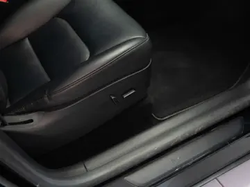 Tesla Model Y  Long Range  Dual Motor