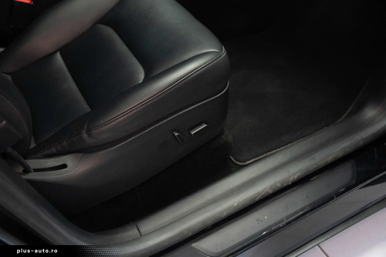 Tesla Model Y  Long Range  Dual Motor