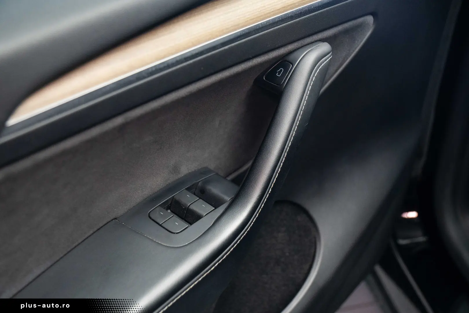 Tesla Model Y  Long Range  Dual Motor