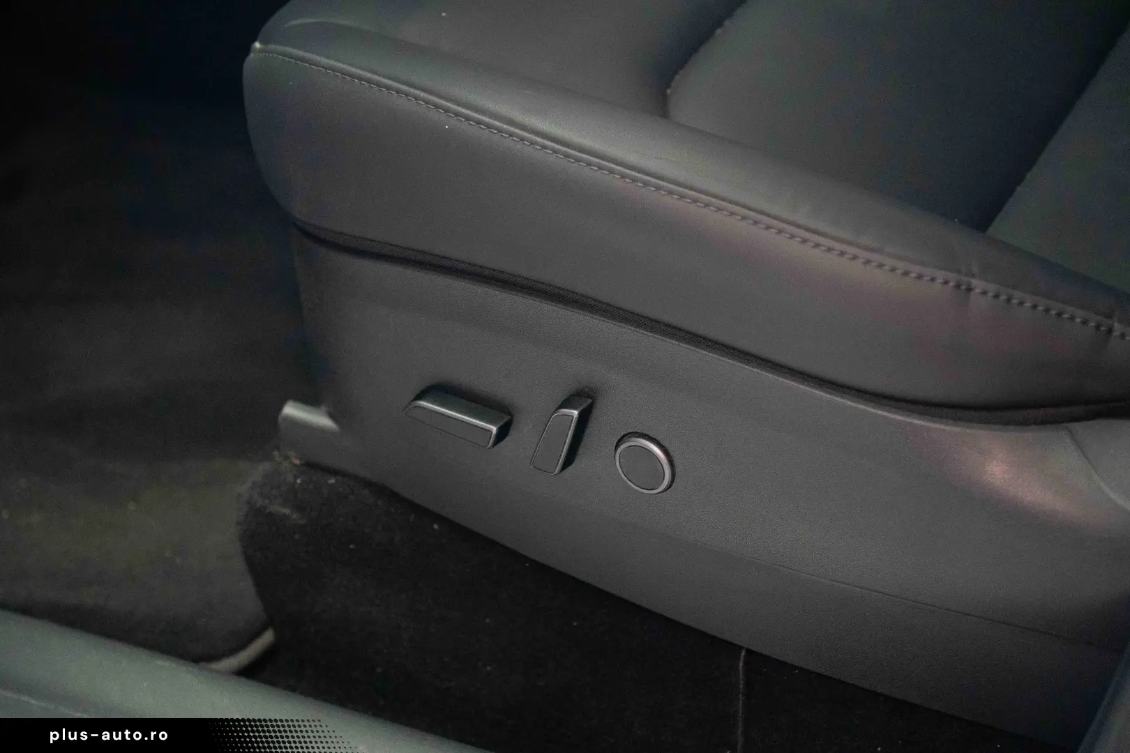 Tesla Model Y  Long Range  Dual Motor