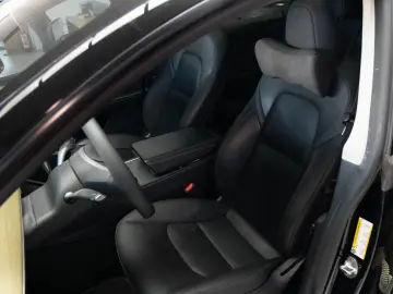 Tesla Model Y  Long Range  Dual Motor