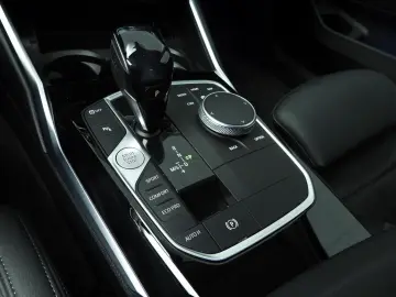 BMW 318 3 Serie Sedan 318d   LED   navi   Active cru