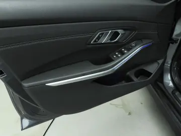 BMW 318 3 Serie Sedan 318d   LED   navi   Active cru