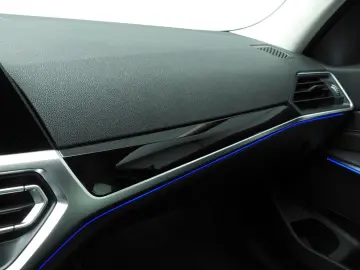 BMW 318 3 Serie Sedan 318d   LED   navi   Active cru