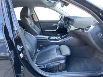 BMW 318d SPORT LINE   HEAD-UP   ACC   LC-PROF   KEYL