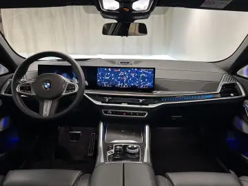 BMW X6 xDrive40d M Sportpaket Pro B&W Pano. AHK DAB