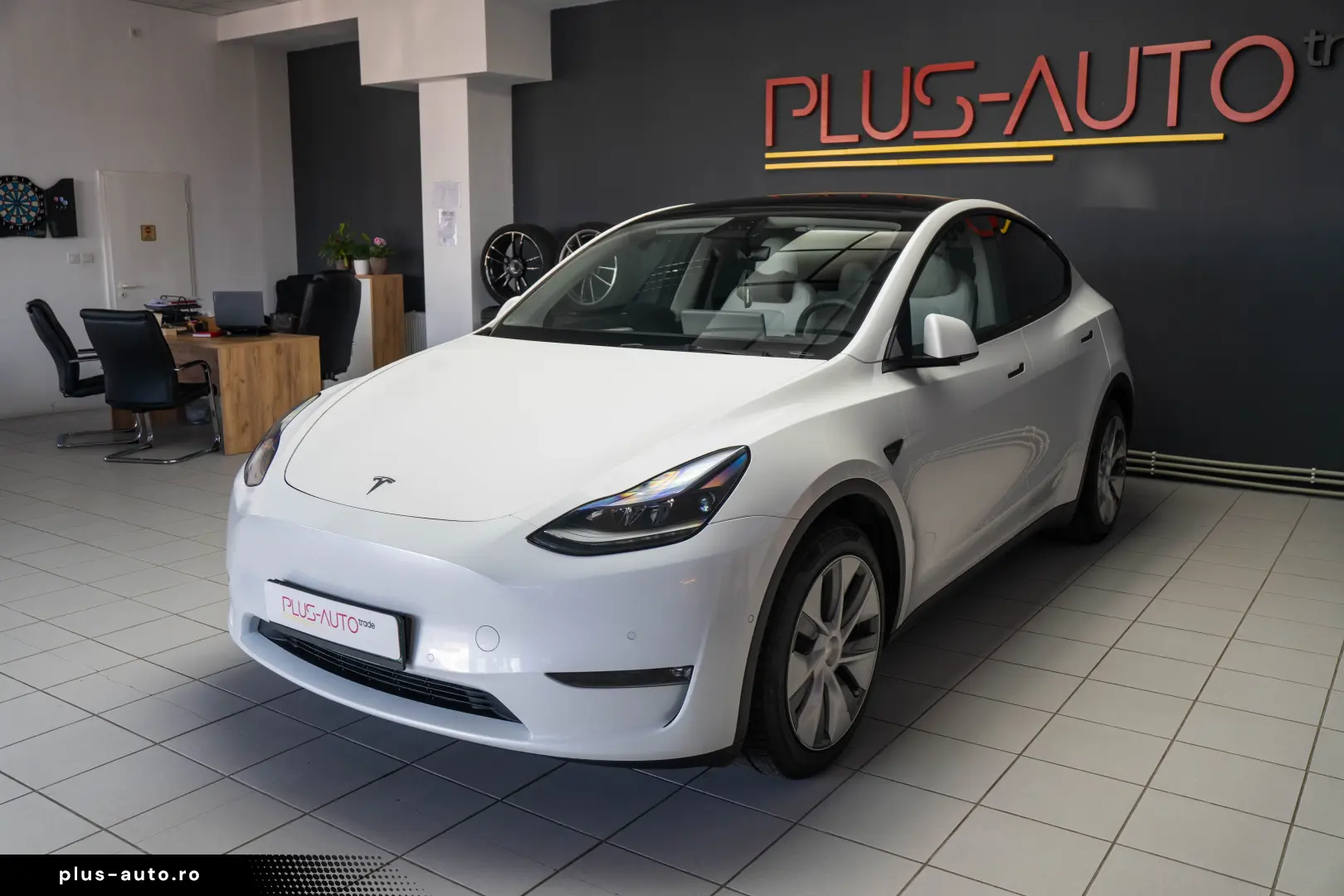 Tesla Model Y  Dual Motor  Long Range