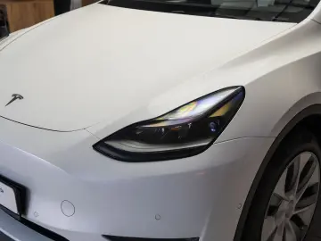 Tesla Model Y  Dual Motor  Long Range