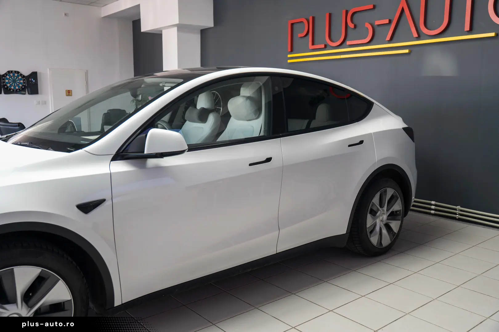 Tesla Model Y  Dual Motor  Long Range