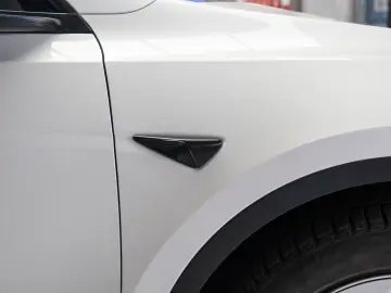 Tesla Model Y  Dual Motor  Long Range