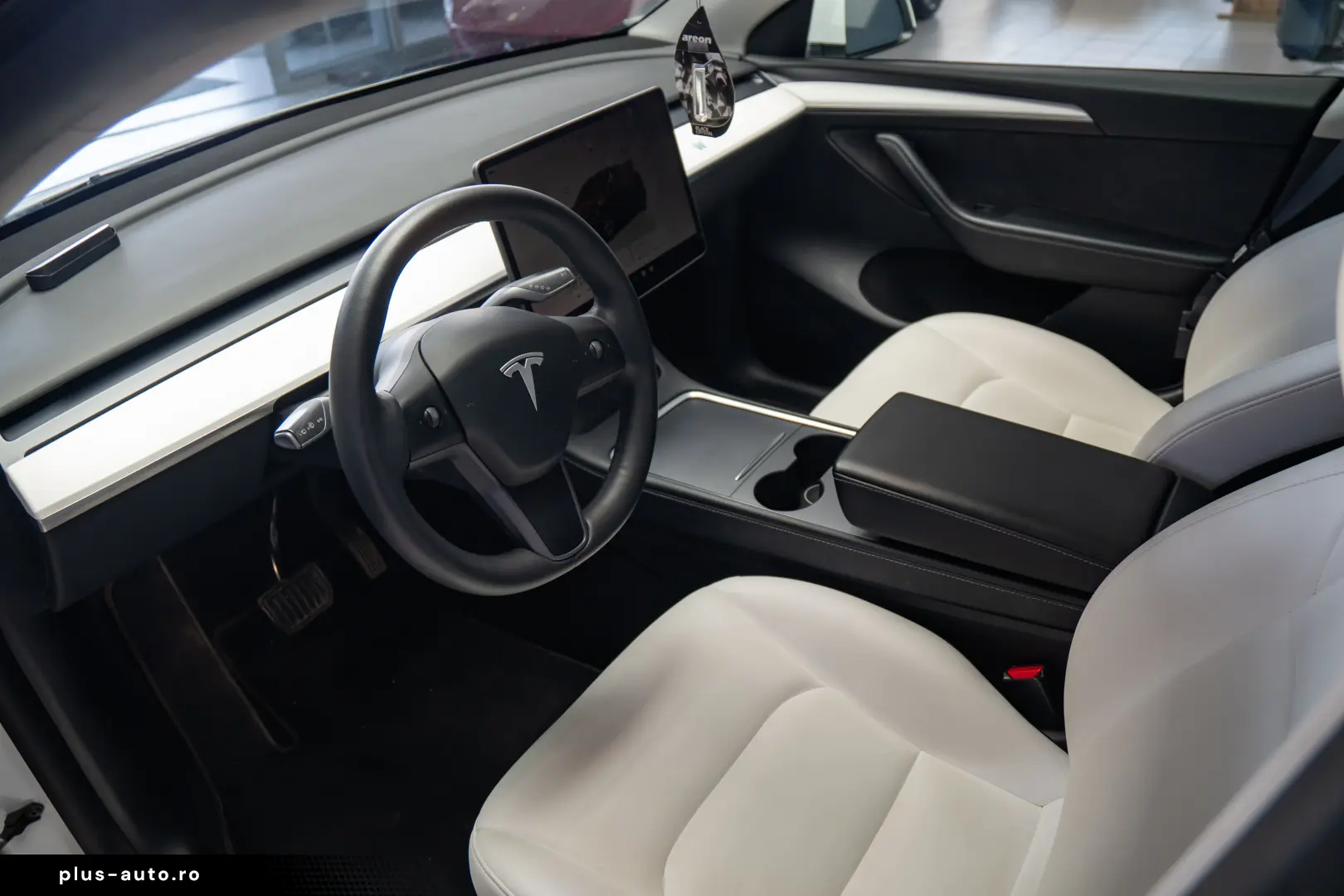 Tesla Model Y  Dual Motor  Long Range