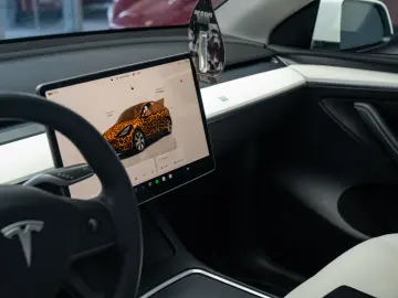 Tesla Model Y  Dual Motor  Long Range