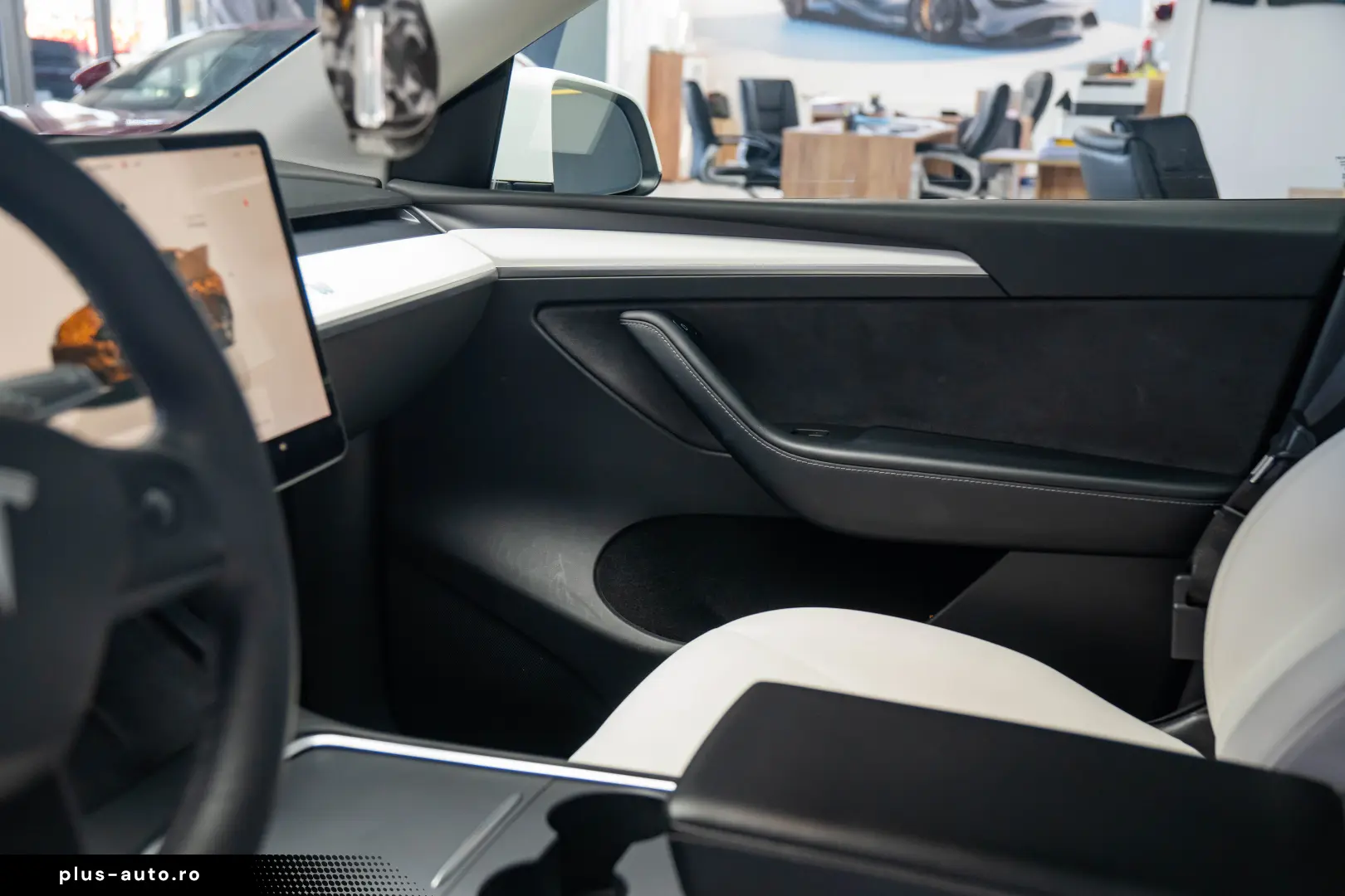 Tesla Model Y  Dual Motor  Long Range