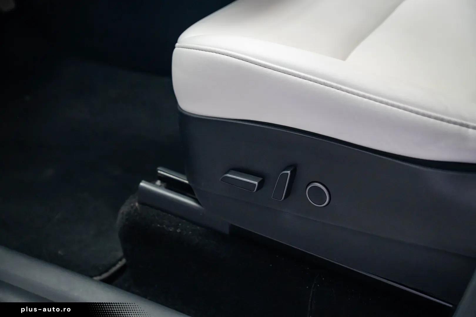 Tesla Model Y  Dual Motor  Long Range